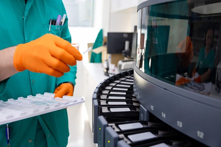 Cauți cel mai bun laborator de analize medicale din România?